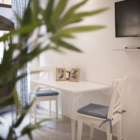 Affittacamere Casa Siciliana Da 12 A 15 3*