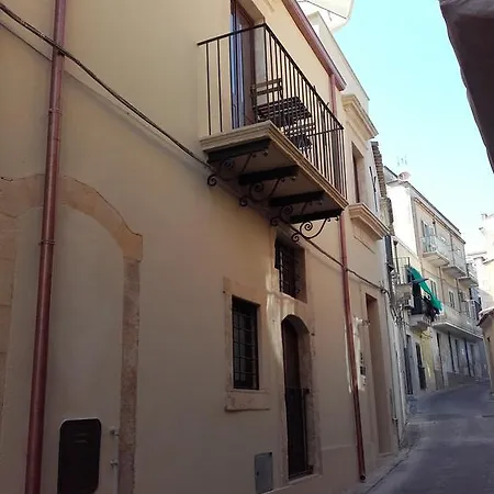 Casa Siciliana Da 12 A 15 3*